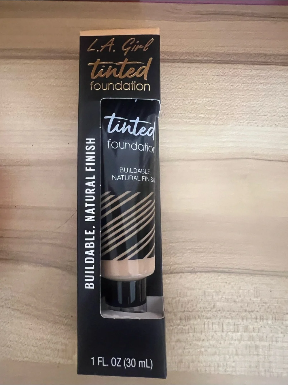 NIB LA GIRL TINTED FOUNDATION WARM BEIGE